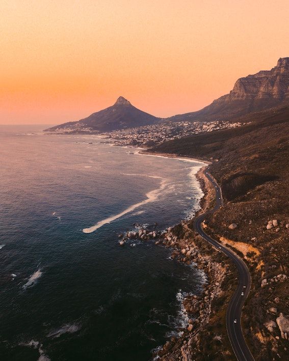 Cape Town tour scenery with mountain and coastal route